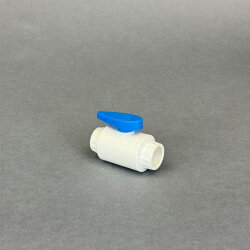 PVC Kugelhahn 25 mm in Weiß/Blau kompakt
